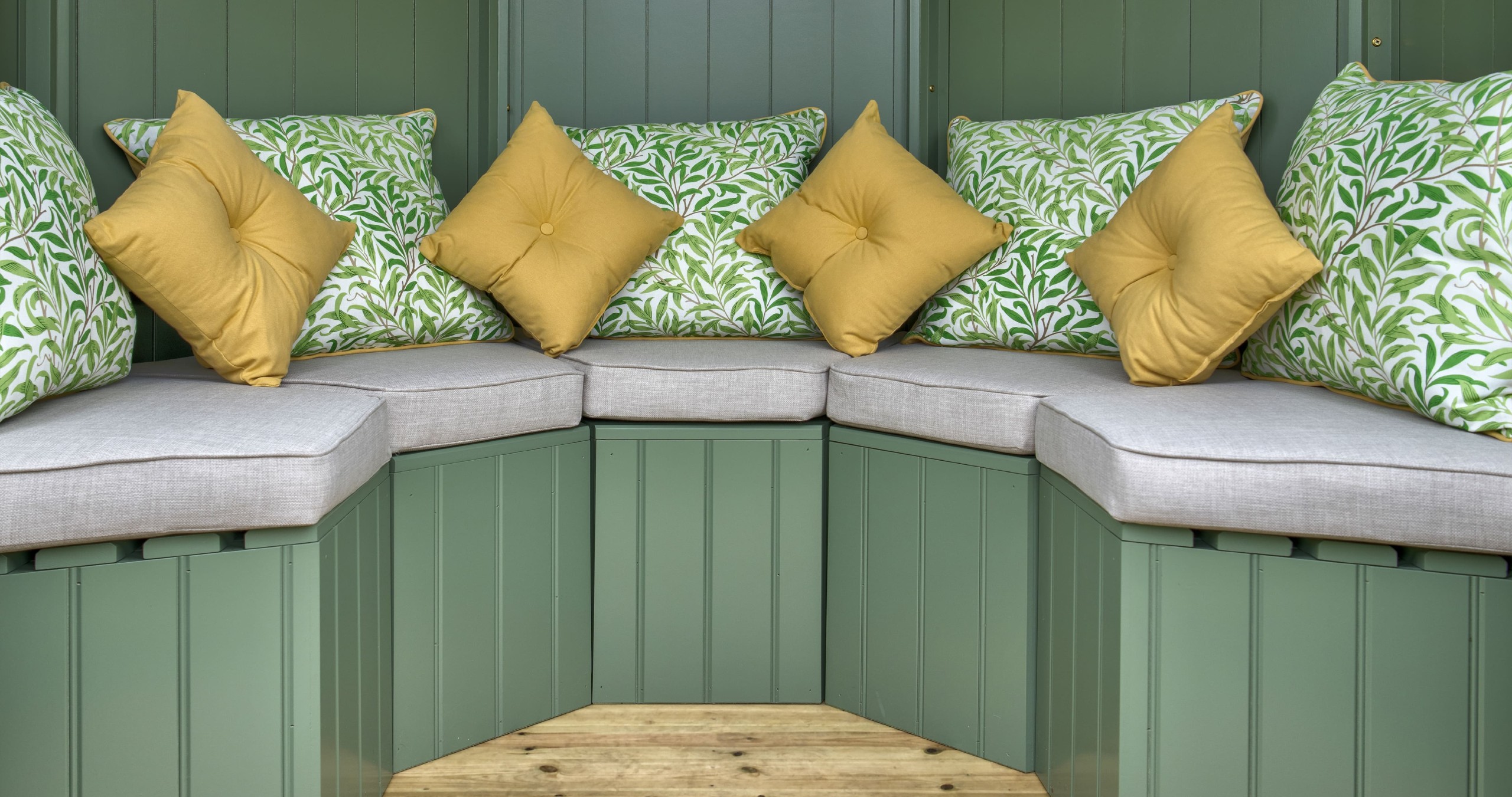 Fabrics and upholstery for garden summmerhouses